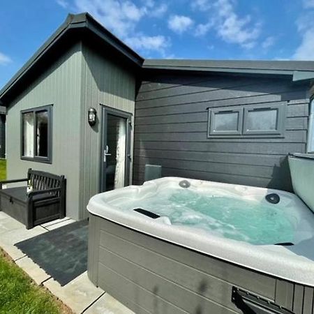 *Luxury Holiday Home With Hot Tub Close To Beach* Penally Exterior foto