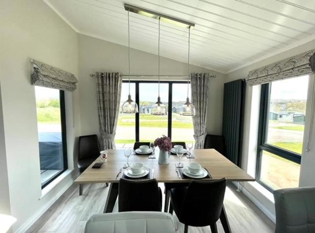 *Luxury Holiday Home With Hot Tub Close To Beach* Penally Exterior foto